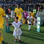 IL FROSINONE INSIEME ALLA LEGA DI B CELEBRA LA COLLEZIONE “CALCIATORI 2024-2025”